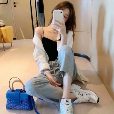 美女荒野逃亡